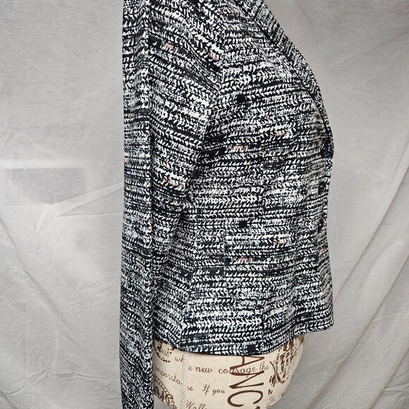 Black/White Blazer - Picture 2 of 8